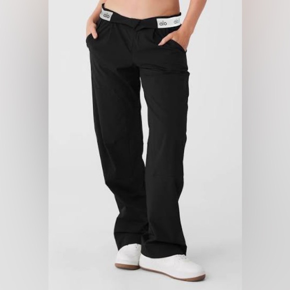 Black ALO Yoga “Flip It” Trousers size L